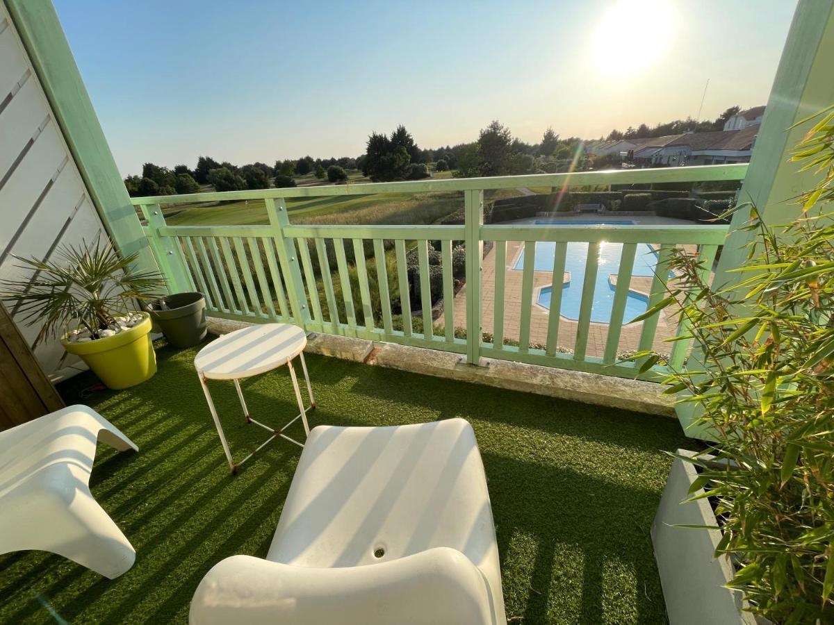 Unappartalamer Vue Golf De Et Piscine * Pornic