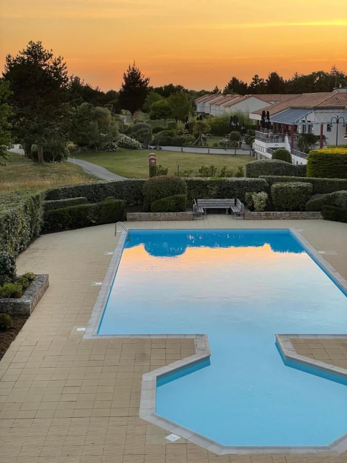 Unappartalamer Vue Golf De Et Piscine